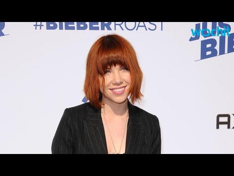 VIDEO : Carly Rae Jepsen Releases New Jet-Setting Music Video