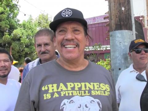 VIDEO : Exclu Vido : Danny Trejo : il prouve son engagement envers la communaut mexicaine !