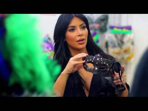 VIDEO : Kim Kardashian célèbre Mardi Gras en avance à la Nouvelle Orléans