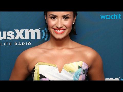 VIDEO : Demi Lovato Defends Her Cosmopolitan Cover: