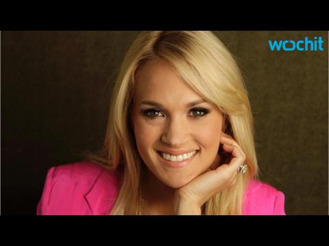 VIDEO : Carrie Underwood Wears No Makeup and Is a Mess