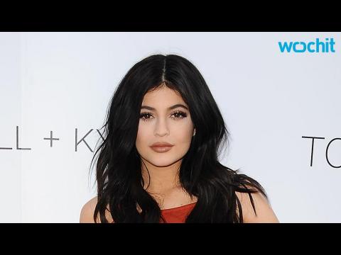 VIDEO : Kylie Jenner Debuts Honey Blond Hair in Instagram Shot