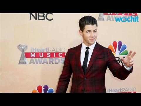 VIDEO : Nick Jonas Denies Kendall Jenner Dating Rumors