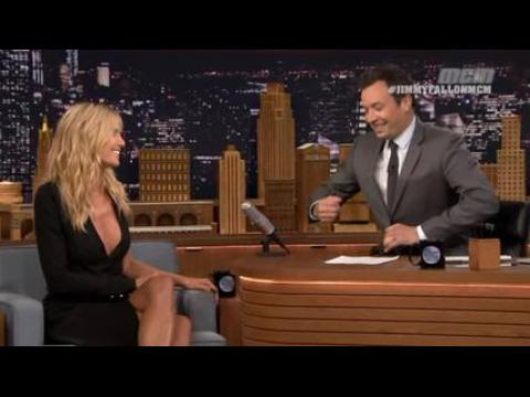 VIDEO : Quand Jimmy Fallon taquine Heidi Klum - ZAPPING PEOPLE DU 21/08/2015