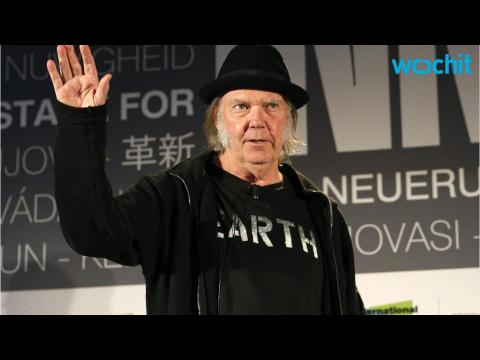 VIDEO : Neil Young Erases Most of Catalog From Streaming Services