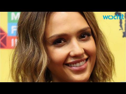 VIDEO : Jessica Alba Recalls Feeling Confused and Judged by Mean Girls