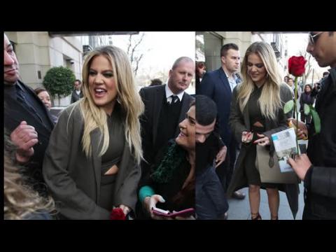 VIDEO : Khlo Kardashian reoit un accueil chaleureux en Australie