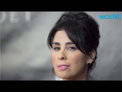 VIDEO : Sarah Silverman Shares a Moving Tribute to Her Late Mom