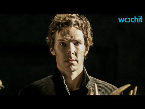 VIDEO : London Theater Review: Benedict Cumberbatch in ?Hamlet?