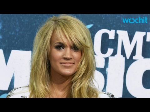 VIDEO : Carrie Underwood's Son Plays Piano While Dressed in a Blazer