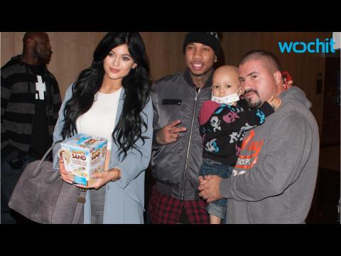 VIDEO : Tyga and Kylie Jenner Put Smiles on Sick Kids' Faces
