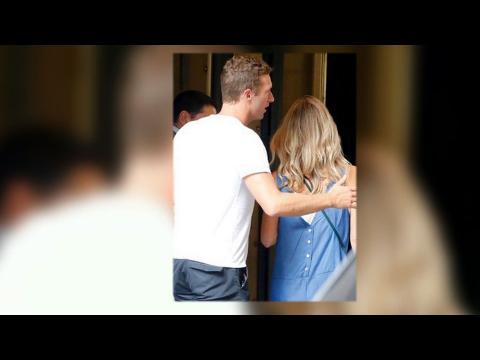 VIDEO : Chris Martin : spar de Jennifer Lawrence et dj en couple ?