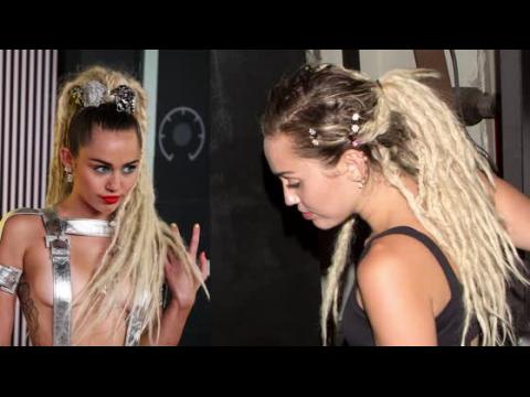 VIDEO : Miley Cyrus's Dreadlocks Make Another Appearance