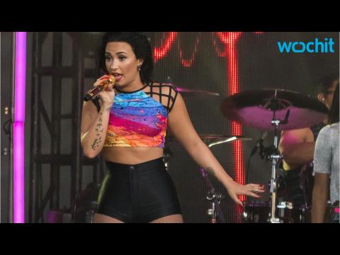 VIDEO : Demi Lovato's Mic Picks Up Her Motivational Pre-Performance Mantra