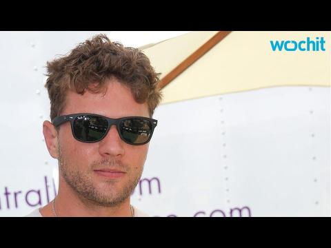 VIDEO : Ryan Phillippe Is Shirtless Again, Posts Photo of Newborn Sea Turtle
