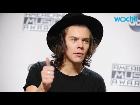 VIDEO : Harry Styles Pens Note for Fans on Band's Anniversary