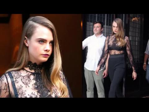 VIDEO : Cara Delevingne Bares Bra Wearing Sheer Top In New York