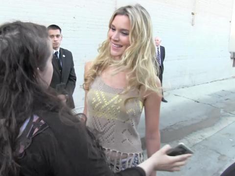VIDEO : Exclu Vido : Joss Stone : trs complice avec ses fans  Hollywood !