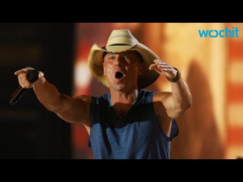 VIDEO : Kenny Chesney at Rose Bowl