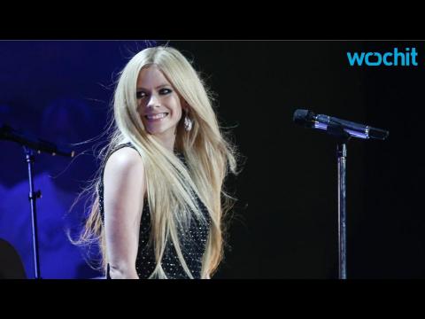 VIDEO : Avril Lavigne Performs Inspiring Show at the Special Olympics