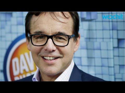 VIDEO : Chris Columbus Recruits Arcade Nerds to Save the World in 'Pixels'