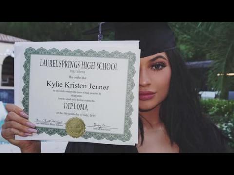 VIDEO : Kendall And Kylie Jenner Party At Surprise Graduation