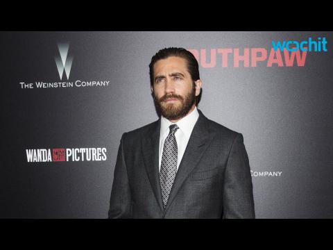 VIDEO : Kelly Ripa Calls Jake Gyllenhaal ''Perfect''