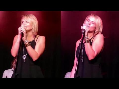 VIDEO : Miranda Lambert Hops on Stage For First Time Since Split