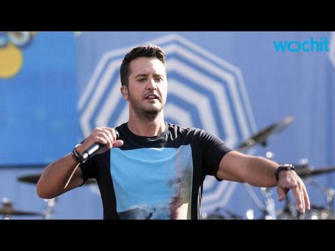 VIDEO : Luke Bryan and Jason Derulo Perform an Epic Virtual Duet??