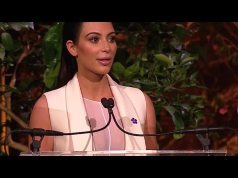 VIDEO : Kim Kardashian : Elle pose nue pour prouver qu'elle est enceinte