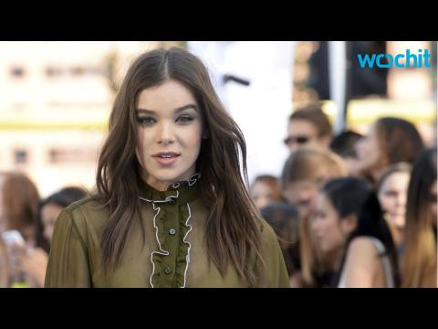 VIDEO : Hailie Steinfeld On Partying With Kylie Jenner, Playing Her Debut Music for BFF Taylor Swift