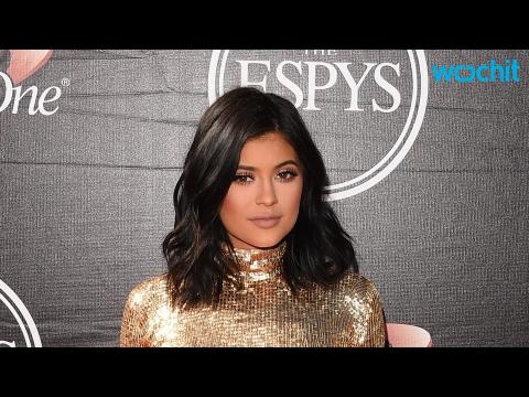 VIDEO : Kylie Jenner's Cornrows Are Back!