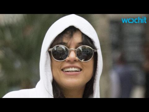 VIDEO : You Won't Believe What Michelle Rodriguez Eats for Bear Grylls!
