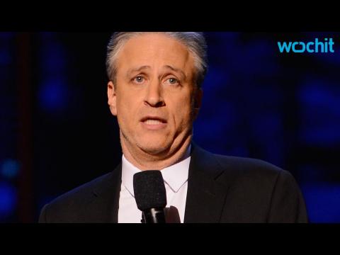 VIDEO : Jon Stewart Goes Back to Stand-Up in NYC