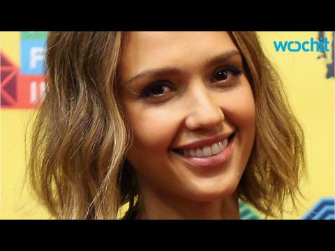 VIDEO : Parents Are Really Upset About Jessica Alba's Sunscreen