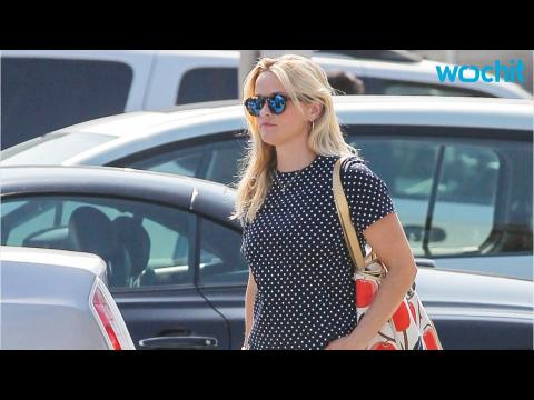 VIDEO : Reese Witherspoon's $1,037 Summer-Perfect Street Style