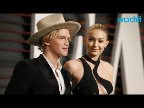 VIDEO : Cody Simpson Says He and Ex Gigi Hadid Were ''Cracking Up'' During Awkward Plane Run-In