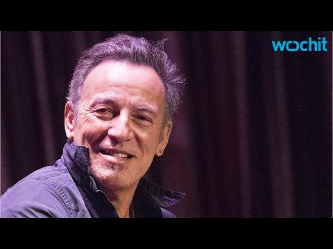 VIDEO : Bruce Springsteen Makes Surprise Appearance at In-Law's Rock Show