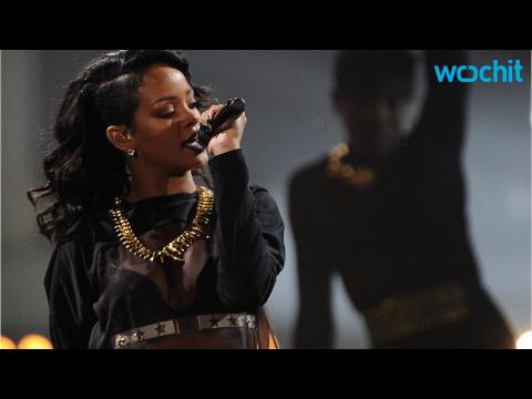VIDEO : Rihanna: Let's Paint This Town Red And Yellow And Purple