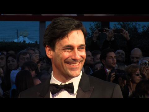 VIDEO : Jon Hamm mise sur un Emmy Award et autres news