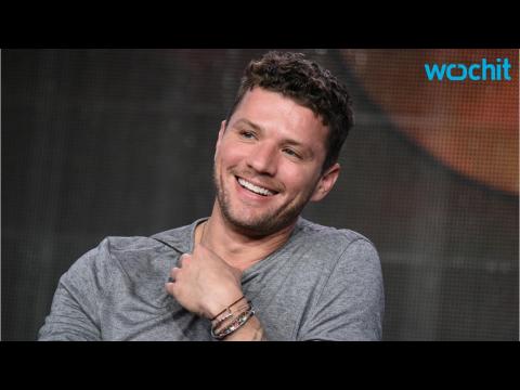 VIDEO : Looking For the Beach? Ryan Phillippe Can Help You Out