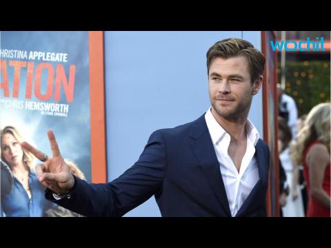 VIDEO : Ed Helms Jokes About Chris Hemsworth Prosthetic Prop