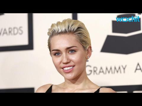 VIDEO : Miley Cyrus Copies Kourtney Kardashian's Wild Style!