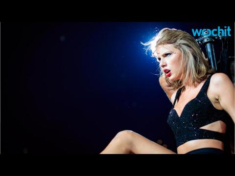 VIDEO : Taylor Swift Clears Up Recent Feud Rumors With a Special Performance
