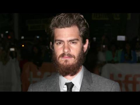 VIDEO : Andrew Garfield Shades Spider-Man Role, Calls the Pressure 'Like a Prison'