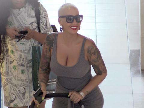VIDEO : Exclu vido : Amber Rose : Maman sexy pour une session shopping  L.A. !