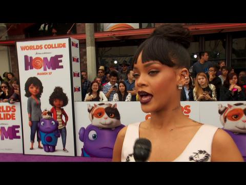 VIDEO : Rihanna : bientôt sa propre ligne de maquillage ?