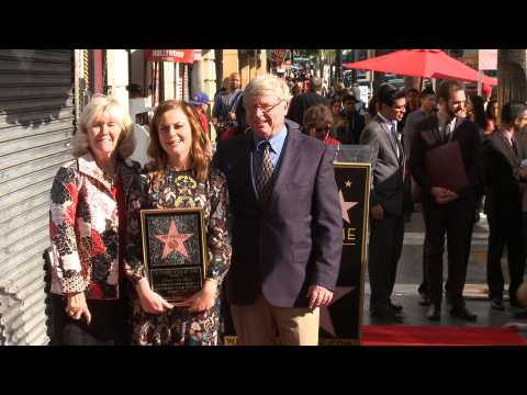 VIDEO : Amy Poehler give star on Hollywood Walk of Fame