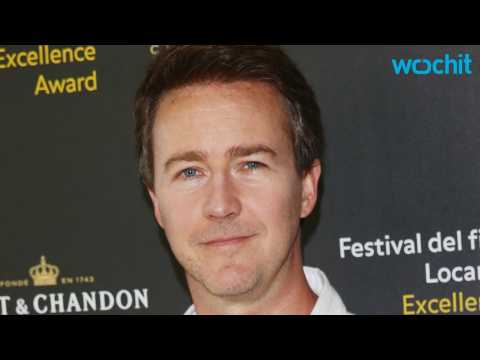 VIDEO : Edward Norton Opened an Online Fundraiser for a Family of Syrian Refugees