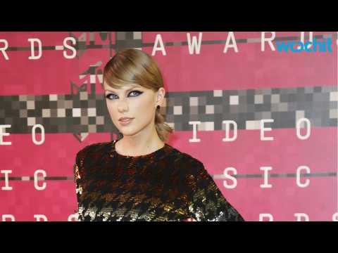 VIDEO : Taylor Swift Meets Her 'Twin' in Australia